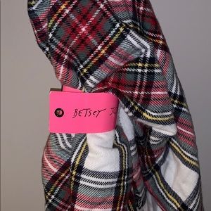 Cute Betsey Johnson Scarf